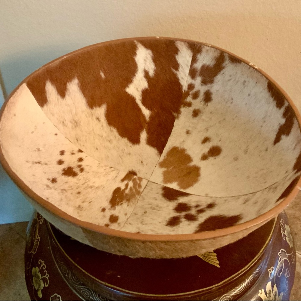 LILLIAN AUGUST….Cowhide large decorative Bowl - Picture 4 of 8